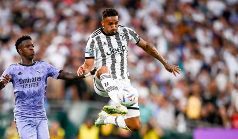 ESQUENTOU - Conforme publicado pela Gazzetta dello Sport, Danilo e Juventus estão negociando uma renovação de vínculo. A expectativa do time italiano é prolongar o contrato até 2025.