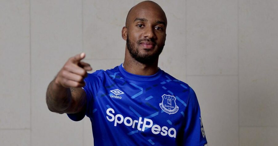 Fabian Delph - Inglaterra - Posição: Meio-campista - Idade: 32 anos - Último time: Saint-Étienne - Sem clube desde 01/07/2022 - Valor de mercado: 1,8 milhão de euros (R$ 9 milhões)