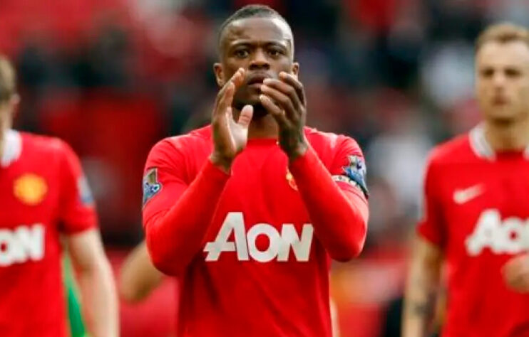 Lateral-esquerdo: Patrice Evra (francês - Manchester United e West Ham): O ex-lateral teve uma curta passagem pelo West Ham no fim da carreira, mas foi no Manchester United onde fez história. Em nove anos com a camisa dos Reds Devils, foi cinco vezes campeão da Premier League.