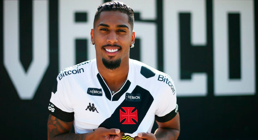 O atacante chegou ao Vasco em agosto, vindo por empréstimo do Atlético-MG. No clube carioca, não teve uma passagem de destaque, com nove jogos e apenas um gol marcado. O atleta não deve permanecer no clube. 