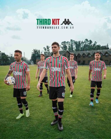 Veja mais fotos da nova camisa 3 do Vélez.