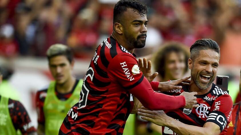 Fabrício Bruno, Ayrton Lucas, Diego, Victor Hugo, Matheus França, Léo Pereira, Gustavo Henrique e Isla - Todos esses jogadores já marcaram 2 gols pelo Flamengo na atual temporada.