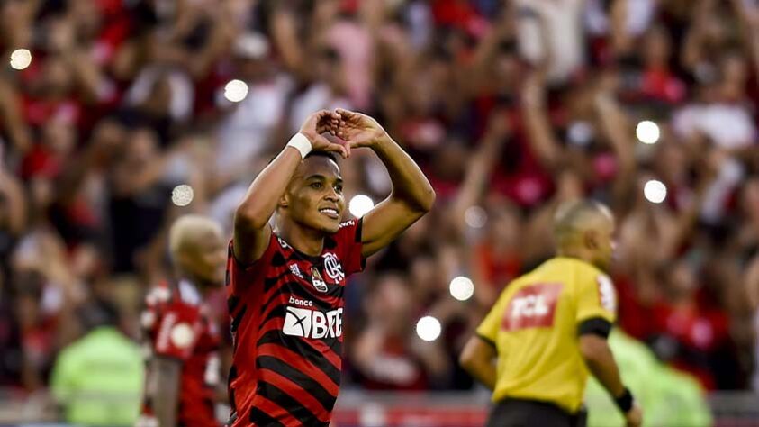 2º lugar: FLAMENGO (39 pontos) - 22 jogos - Título: 7% / Libertadores: 85% / Sul-Americana: 14.7% / Rebaixamento: 0.005%