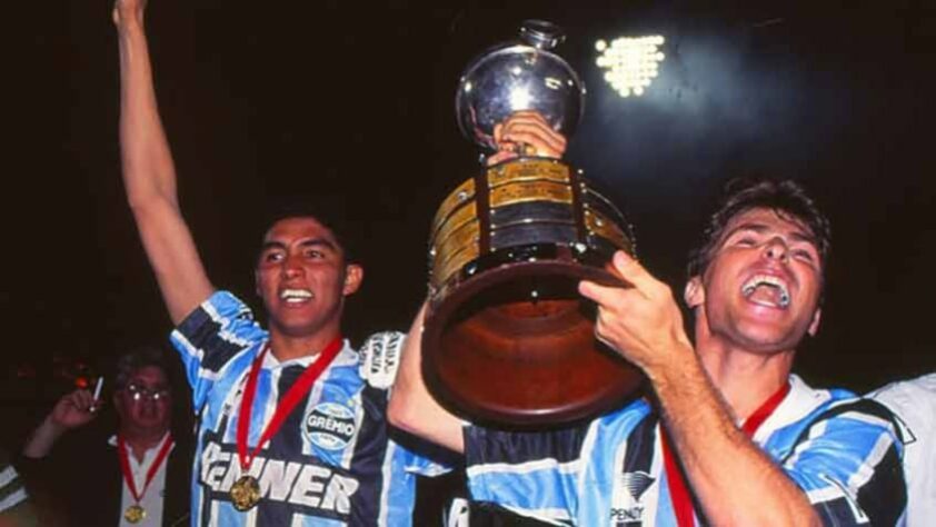 1995 - Grêmio x Atlético Nacional (COL)- Campeão: Grêmio