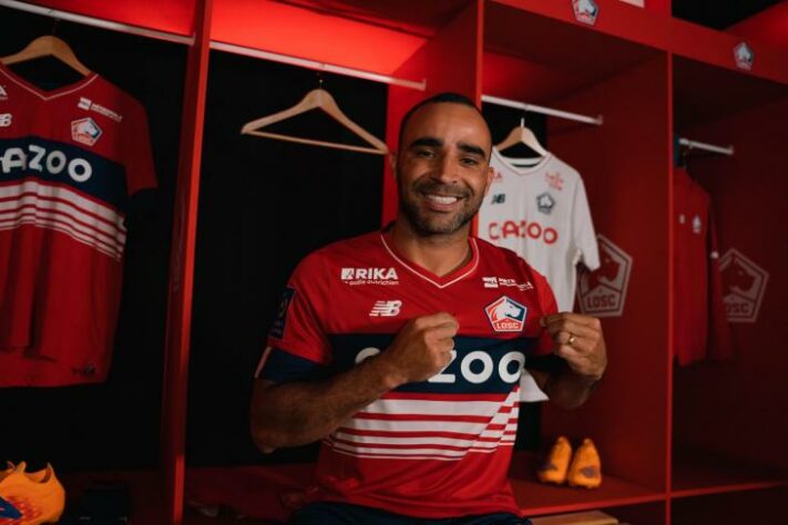 Ismaily (33 anos) - Posição: lateral-esquerdo - Clube: Lille