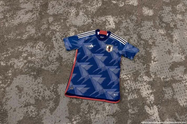 Japão (grupo E): camisa 1 / fornecedora: Adidas