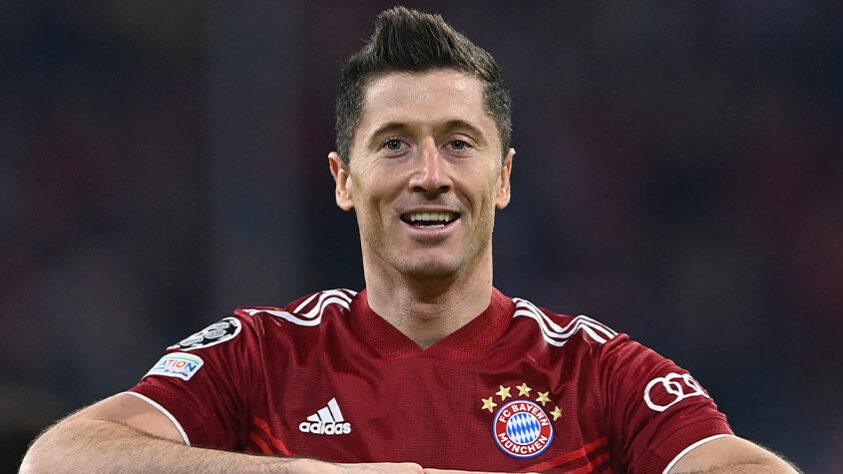 5º - Robert Lewandowski (Bayern de Munique [Alemanha]/Barcelona [Espanha]) - 22 gols