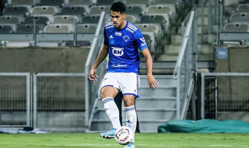 FECHADO - Depois da vinda de uma proposta de um clube estadunidense pelo Lucas Oliveira, o Cruzeiro decidiu adquirir em definitivo o jogador do Atlético-GO, de acordo com a informação dada pelo canal do Samuel Venâncio.