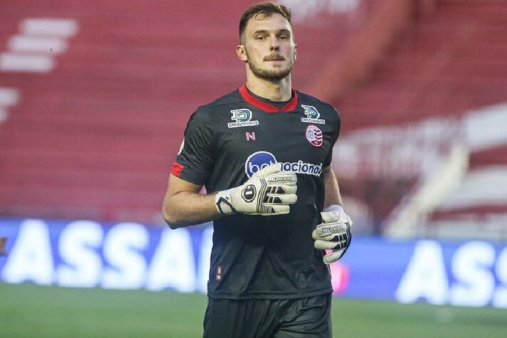 FECHADO - O Botafogo chegou a um acordo com o São Paulo na manhã desta segunda-feira e conseguiu a liberação imediata de Lucas Perri, goleiro que já tinha um pré-contrato com o clube. Agora, o Alvinegro corre nas últimas horas da janela de transferências para a regularização dos contratos.