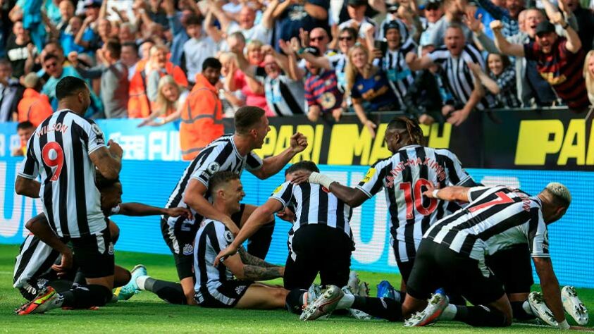 11º lugar: NEWCASTLE - 66 milhões de euros (R$ 337 milhões) - Jogadores contratados: Sven Botman, Matt Targett e Nick Pope