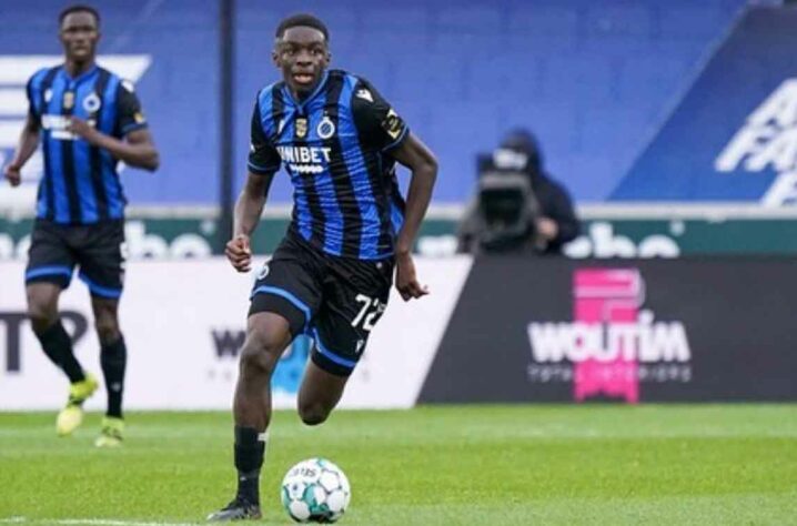 Noah Mbamba tem contrato com o Brugge até junho de 2023.