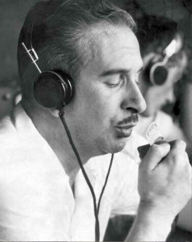 Oduvaldo Cozzi - foi locutor nas Copas do Mundo do Brasil (1950), Áustria (1954) e Suécia (1958). A Copa do Chile (1962), ele esteve pela Rádio Guanabara. Pela TV Tupi, esteve narrando as Copas da Inglaterra (1966) e México (1970), a primeira transmitida para todo o país. Fez parte da união das emissoras brasileiras na competição de 70, quando cada um narrava um trecho do jogo. Também esteve narrando na Copa do Mundo da Alemanha (1974). 