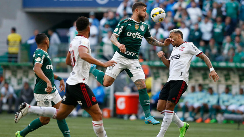 Flamengo e Palmeiras empataram em 1 a 1 neste domingo, pela 23ª rodada do Campeonato Brasileiro. Dorival Júnior optou pela equipe alternativa, com Santos e Ayrton Lucas se destacando na partida. Confira as notas! (Por Matheus Dantas - matheusdantas@lancenet.com.br))