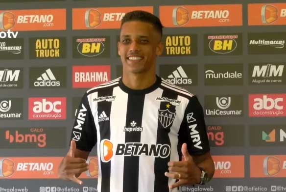 Pedrinho (meio-campista/25 anos):: Atlético-MG