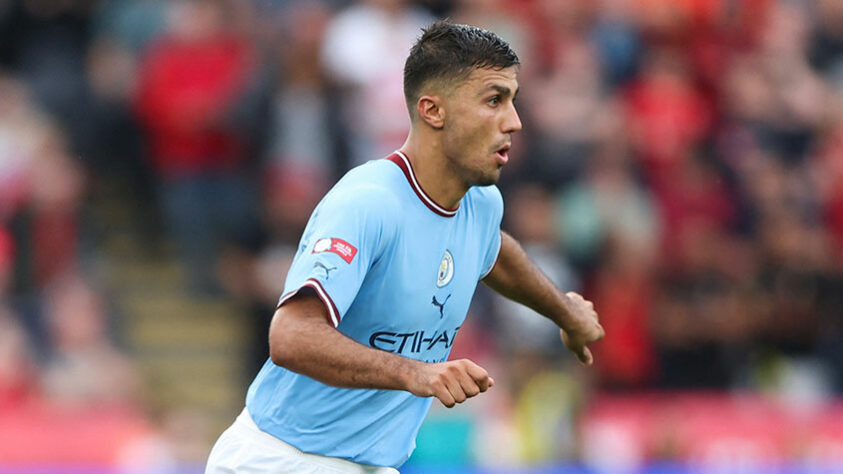 12º lugar: RODRI (26 anos) - Manchester City - 80 milhões de euros (R$ 409,4 milhões)