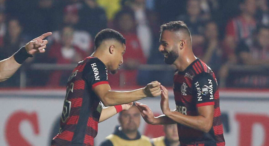 Não foi uma partida tranquila, mas o Flamengo venceu o São Paulo nesta noite, por 3 a 1, no jogo de ida das semifinais da Copa do Brasil. Os gols foram de João Gomes, Gabi e Cebolinha, mas as melhores atuações foram de Santos e Everton Ribeiro. Confira as notas! (Por Matheus Dantas - matheusdantas@lancenet.com.br)