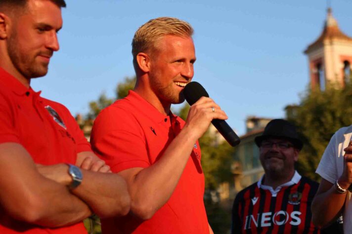 FECHADO - Kasper Schmeichel é o novo goleiro do Nice, da França. O atleta ficou por 9 anos no Leicester City e, agora, assinou com a equipe francesa até 2025.