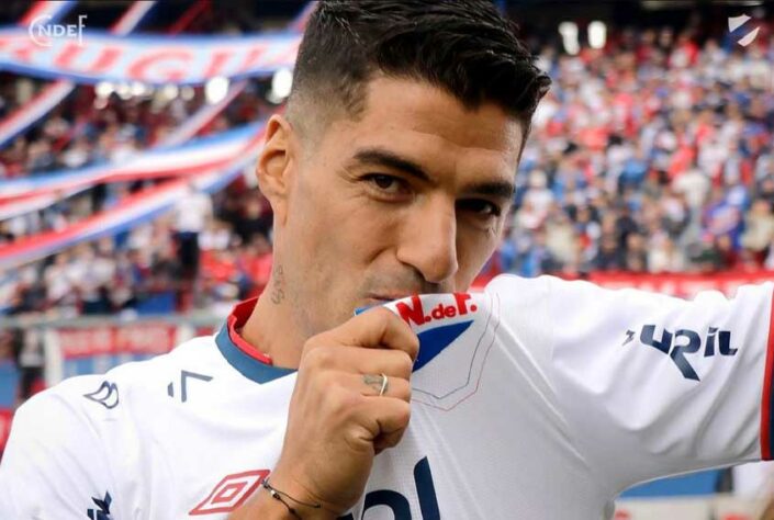 Luis Suárez (Nacional-URU): Sem clube após o término da temporada europeia, Luisito decidiu retornar para o seu clube de origem e assinou com o Nacional levado pelo amor que permanece pela equipe.