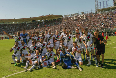 O Vasco contou com o brilho de crias da base para vencer o Tombense por 3 a 1, neste sábado, em São Januário, pela Série B. Andrey Santos, duas vezes, e Marlon Gomes marcaram os gols e comandaram a vitória cruz-maltina. Veja as notas!