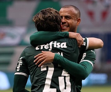 Com time misto, o Palmeiras venceu o Goiás por 3 a 0 neste domingo (7), no Allianz Parque, em jogo válido pela 21ª rodada do Brasileirão. O time ampliou a vantagem de pontos na liderança em relação ao segundo colocado na tabela. Confira as notas e avaliações individuais dos personagens da partida! (Por Rafael Oliva)