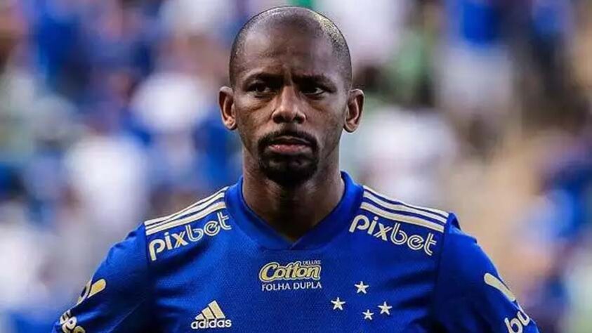 ESFRIOU - A negociação pela rescisão do contrato do atacante Waguinho com o Cruzeiro está travada. Os representantes do jogador estão com dificuldades para chegar a um acordo com a diretoria celeste.