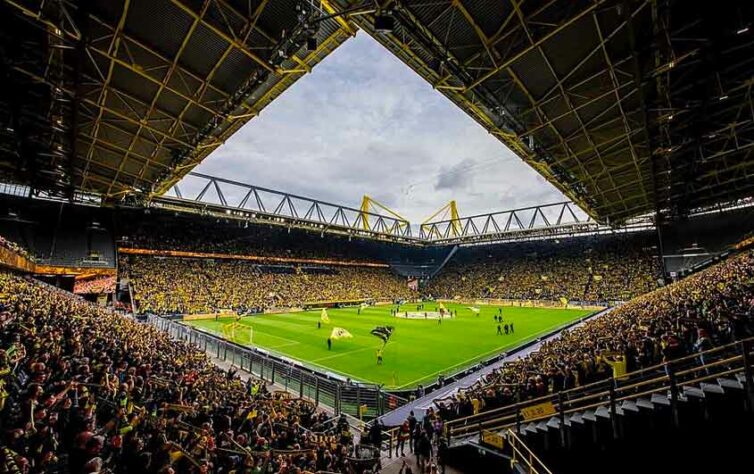 13º lugar - Signal Iduna Park (Alemanha) - Capacidade: 81.359 pessoas