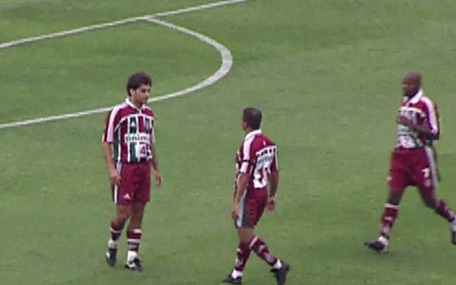 Romário trocou São Januário por Laranjeiras, mas não mudou o seu estilo. Em 2003, perdeu a cabeça com o zagueiro Andrei após uma falha em partida contra o São Paulo, no Morumbi. O Baixinho desferiu um tapa no rosto do defensor. Ele, no entanto, garante se arrepender do episódio.