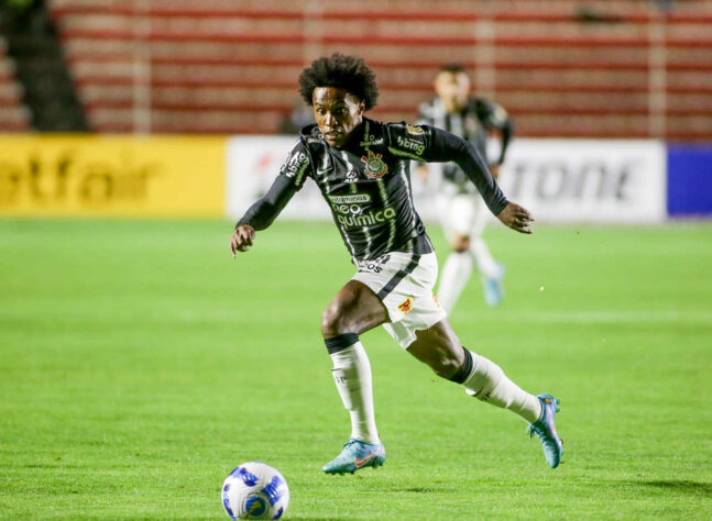 Willian (atacante - 34 anos - sem clube desde 12/08/2022): após uma passagem frustrada pelo Corinthians, já que chegou para ser o camisa 10 do time alvinegro e o líder dentro de campo, Willian decidiu rescindir o seu contrato com o clube devido a diversas ameaças feitas pelas redes sociais e que colocaram a segurança da sua família em perigo.