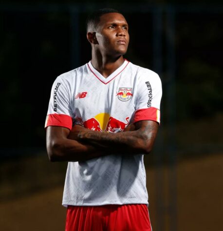 Red Bull Bragantino - Fornecedora: New Balance / Contrato: até 2024