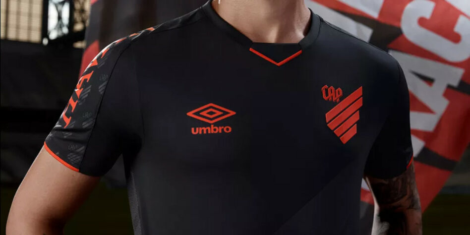 ATHLETICO-PR - Edição especial é utilizada como terceira camisa desde 2020.