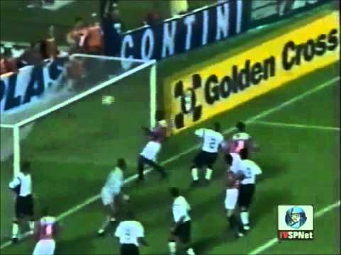 Em 2002, enfrentou a semifinal contra o Corinthians, em um clássico. O São Paulo havia eliminado o Vasco da Gama nas quartas, com um elenco composto por nomes como Belletti e Kaká. 