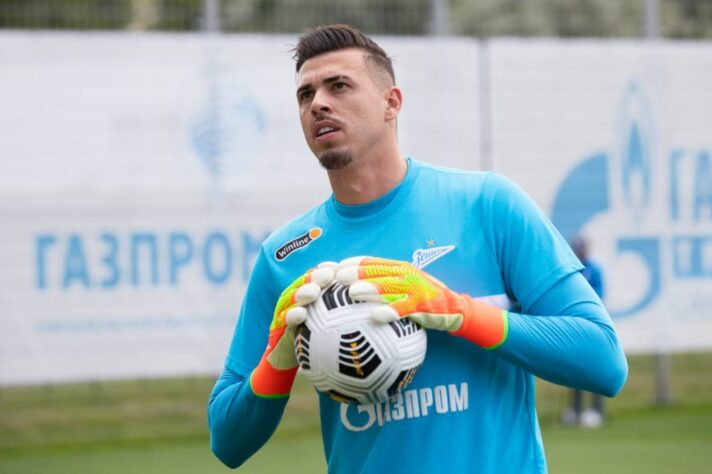 IVAN - Fez parte do contrapeso para a chegada de Yuri Alberto. O goleiro, que foi contratado pelo Timão no começo do ano, vindo da Ponte Preta, foi emprestado ao Zenit, da Rússia, até junho do ano que vem, com valor fixado em 5 milhões de euros (R$ 26,1 mi, na cotação atual).