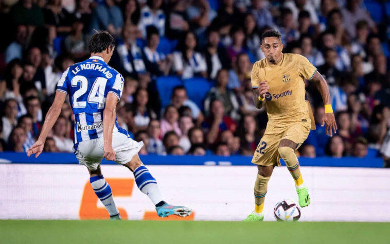 Raphinha: Buscando seu espaço na chegada ao Barcelona, atacante foi reserva na vitória sobre a Real Sociedad e jogou por 26 minutos na etapa final. Não deu assistências, mas participou da jogada de três gols após entrar.