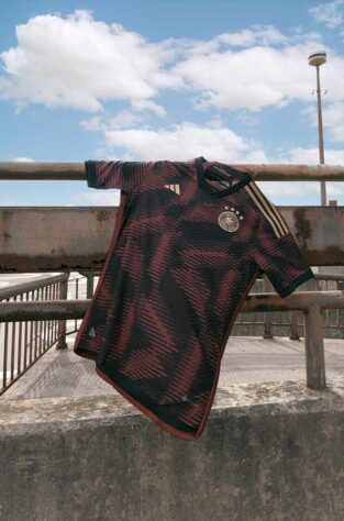 Alemanha (grupo E): camisa 2 / fornecedora: Adidas