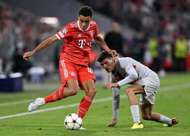 12º lugar - Jamal Musiala (Bayern de Munique) - alemão - 19 anos - meia - valor de mercado: 80 milhões de euros (R$ 423,2 milhões)