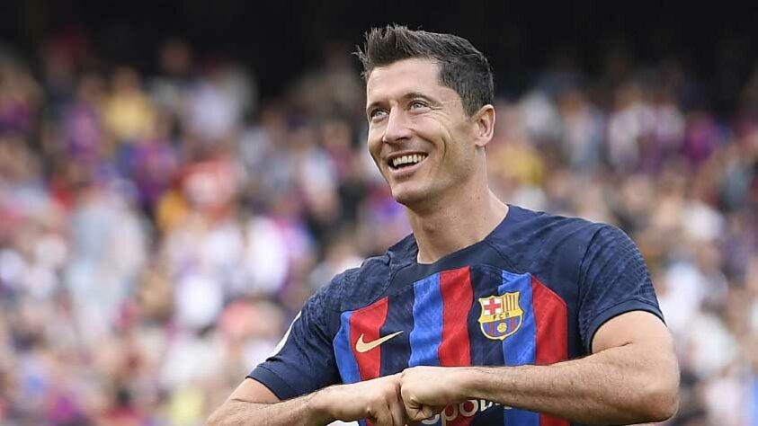 7º lugar: ROBERT LEWANDOWSKI (Barcelona) - 35 milhões de dólares anuais (R$ 182,5 milhões)