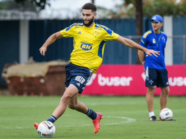 ESQUENTOU - O Santos negocia o empréstimo do zagueiro Wagner Leonardo para um clube de Portugal. A primeira proposta foi de um empréstimo sem custos, com a equipe portuguesa pagando metade do salário do atleta.