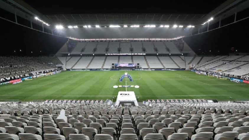 Corinthians - O presidente do Corinthians, Duílio Monteiro Alves, já cogitou ampliar a Neo Química Arena. O aumento da capacidade de público do estádio, no entanto, é trabalhado com cautela. Isso porque o próprio dirigente admite que a prioridade da direção é quitar o acordo costurado com a Caixa Econômica Federal para o pagamento da Arena.