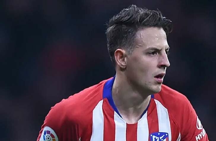 ESQUENTOU - O Santiago Arias está livre depois de passar pelo Atlético de Madrid. Alguns rumores apontam o colombiano pode se juntar aos Red Devils e disputar posição com Diogo Dalot e Aaron Wan-Bissaka.