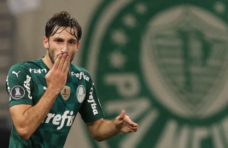 Matías Viña (Sassuolo, emprestado pela Roma, ambos times da Itália) - Seleção do Uruguai: ainda não se firmou na Europa e tem portas abertas no Palmeiras.