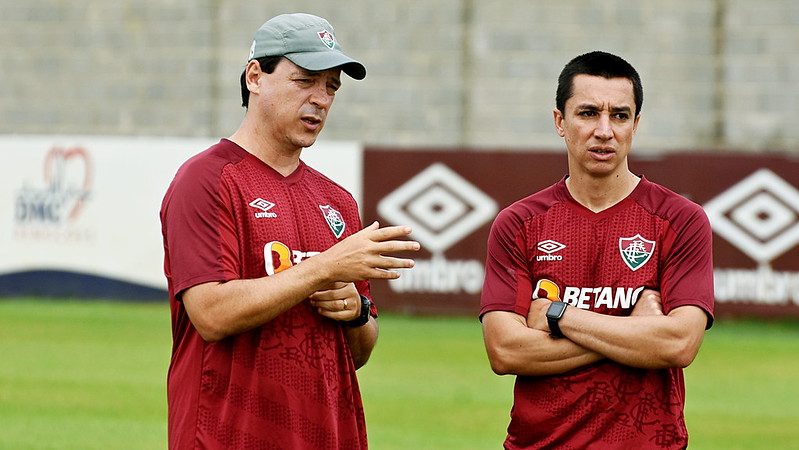 A principal dúvida de Diniz está no meio-campo do Fluminense. Sem Nonato (vendido ao exterior) e André (suspenso), o treinador tem que definir a dupla de volantes titular do Fluminense para quinta-feira.