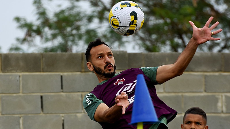 Na função de segundo volante, Yago Felipe aparece na frente na briga. Ele foi titular ao lado de André na vitória sobre o Fortaleza, no último sábado.