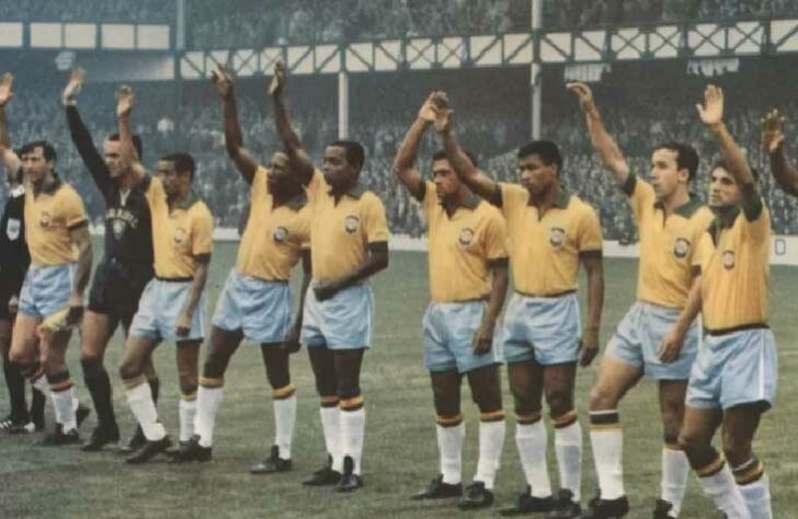 Copa do Mundo 1966 (Inglaterra) - Estreia: Brasil 2 x 0 Bulgária - Gols: Pelé e Garrincha.