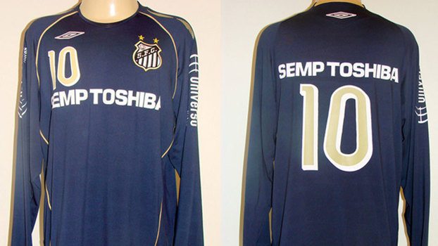 Ano: 2008 - Fornecedora esportiva: Umbro - Cores: azul escuro e dourado