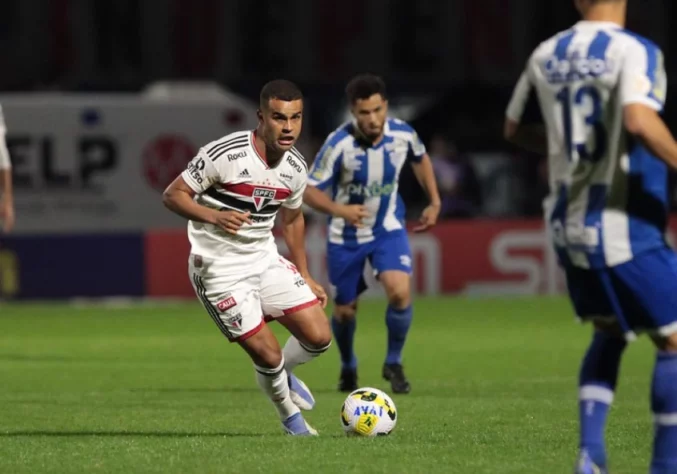 O jogador voltou a ser relacionado em julho, após dois meses afastado por conta de uma entorse no joelho. Contra o Flamengo, na semifinal da Copa do Brasil, foi titular.