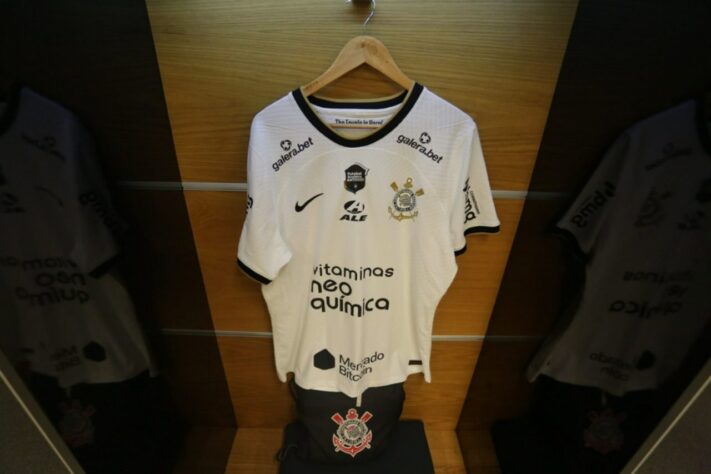 Na live de aniversário de 112 anos do Corinthians, o clube apresentou os sete modelos finalistas do concurso “Manto do Corinthians”, que irá escolher a quarta camisa do Timão em 2023. Veja todos os modelos finalistas e entenda a explicação de cada participante com a sua camiseta.