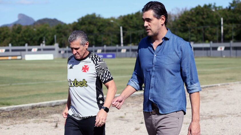 FECHADO - O Vasco tem novo comandante. Nesta terça-feira, o Cruz-Maltino anunciou a contratação do técnico Jorginho visando a disputa da reta final da temporada. O treinador chega para garantir o acesso do clube à elite do futebol nacional.