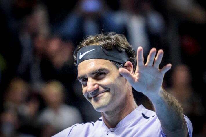 O suíço Roger Federer anunciou, nesta quinta-feira (15), a sua aposentadoria do tênis. Um dos maiores ídolos do esporte e com 103 títulos na carreira, o suíço vai disputar seu último torneio em setembro. Veja as capas de jornais pelo mundo após a aposentadoria da lenda!
