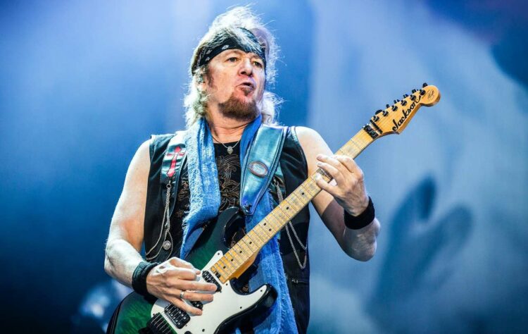 Adrian Smith (inglês, guitarrista do Iron Maiden) - torcedor do Manchester United / Iron Maiden faz show no Palco Mundo em 02/09 (sexta-feira)