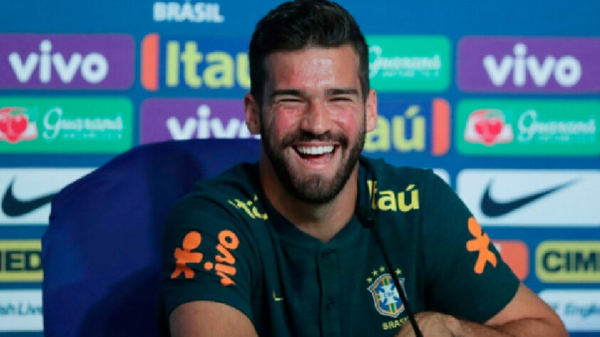 ALISSON (Goleiro - Liverpool): Titular na Copa do Mundo de 2018, manteve o alto nível desde então e é nome certo na lista. 